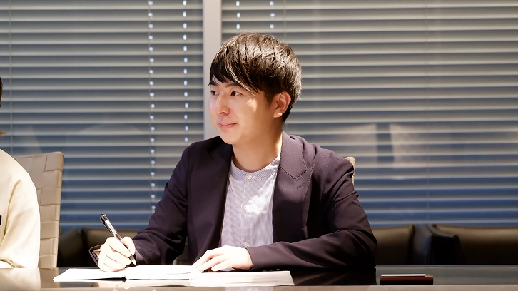 C^r[swC^rA[BȂ^ɘb𕷂Ă