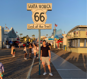 �J���t�H���j�A�B�T���^���j�J�ɂ��郋�[�g66�̏I�_�ɂ�