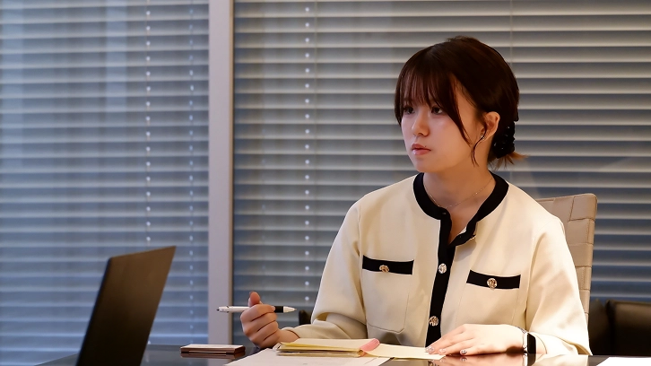 ���������Ȃ���b�𒮂���w���C���^�r���A�[