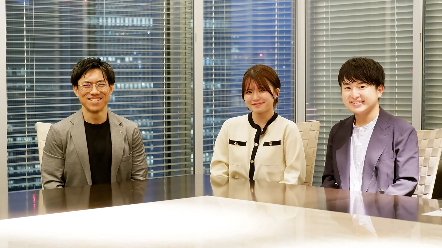 ��a�،��ł̃C���^�r���[���I���ċL�O�B�e���钆�삳��Ƒ�w���C���^�r���A�[2��